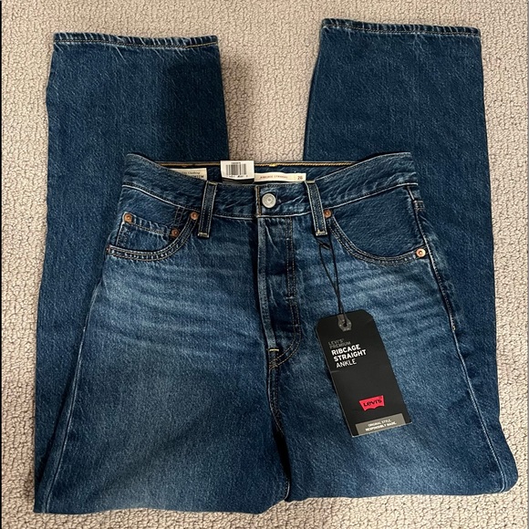 NWT Women’s Levi’s Ribcage Straight Ankle Medium Wash Jeans - Picture 3 of 6